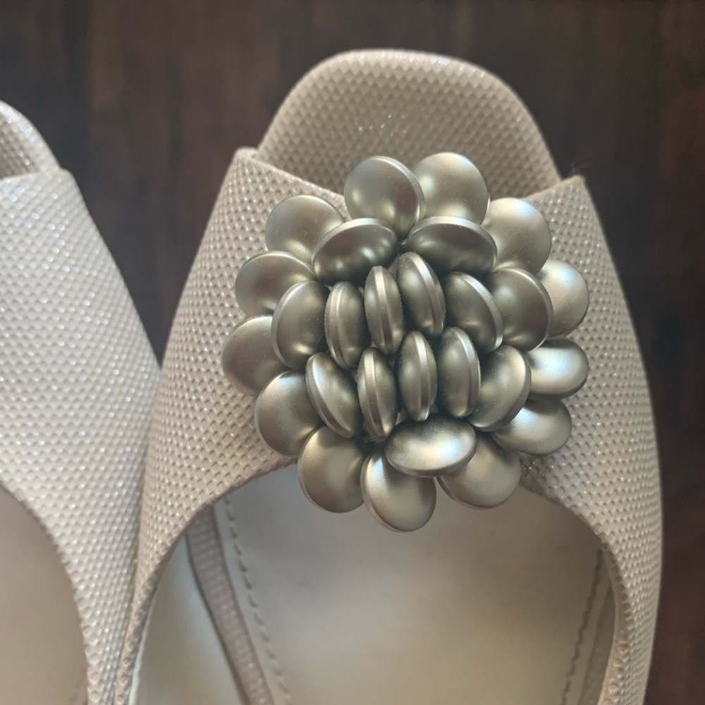 Anna Klein Flats - image 4